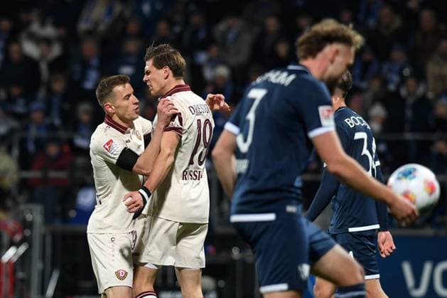 Niklas Hauptmann (Dynamo Dresden) und Alexander Rossipal (Dynamo Dresden) Torjubel, jubelt nach seinem Treffer zum 0:1 waehrend des Spiels der 2. Bundesliga zwischen VfL Bochum und Dynamo Dresden, Vonovia Ruhrstadion am 21. November 2025 in Bochum, Deutschland. (Foto von Ralf Treese DeFodi Images) +++ Niklas Hauptmann (Dynamo Dresden) und Alexander Rossipal (Dynamo Dresden) celebrates after scoring his team™s first goal during the 2. Bundesliga match between VfL Bochum and Dynamo Dresden at Vonovia Ruhrstadion on November 21, 2025 in Bochum, Germany. (Photo by Ralf Treese DeFodi Images) (Photo by Ralf Treese DeFodi Images)