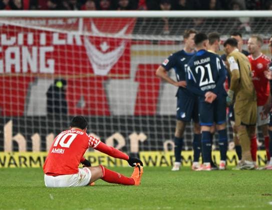 Fussball-Bundesliga - Saison 2025 2026 Mewa-Arena Mainz - 21.11.2025 1. FSV Mainz 05 (mz) - TSG Hoffenheim (hof) 1:1 Nadiem AMIRI(1. FSV Mainz 05) enttäuscht nach dem 1:1 DFL REGULATIONS PROHIBIT ANY USE OF PHOTOGRAPHS AS IMAGE SEQUENCES AND OR QUASI VIDEO EDITORIAL USE ONLY NATIONAL AND INTERNATIONAL NEWS AGENCIES OUT Fussball-Bundesliga - 1. FSV Mainz 05