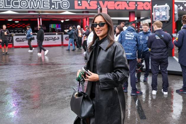 Lebensgefaehrtin Alexandra Saint Mleux von Charles Leclerc (Scuderia Ferrari HP 16) kommt am Paddock an, Grosser Preis von Las Vegas, Motorsport, Herren, Formel 1, 3. Freies Training, 21.11.2025 Las Vegas Nevada USA