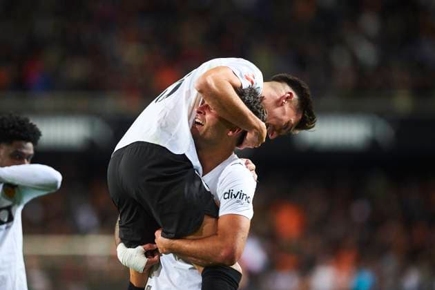 Hugo Duro (Valencia CF) celebrates after scoring his team˜s first goal during the LaLiga EA Sports match between Valencia CF and Levante UD at Estadio de Mestalla on December 21, 2025 in Valencia, Spain. (Photo by Maria Jose Segovia DeFodi Images)