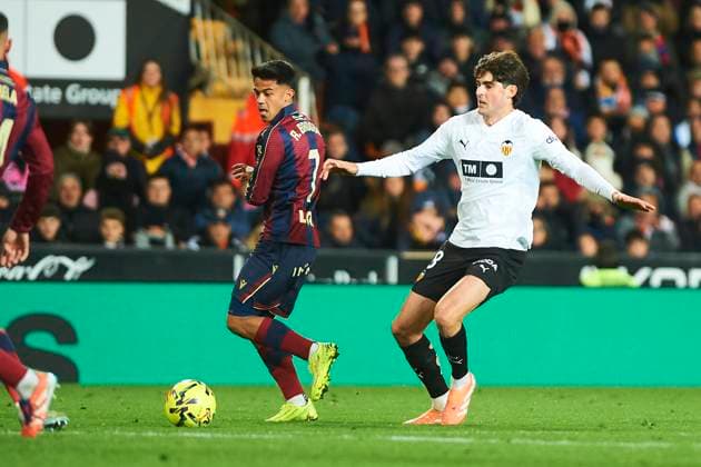 Javi Guerra (Valencia CF) during the LaLiga EA Sports match between Valencia CF and Levante UD at Estadio de Mestalla on December 21, 2025 in Valencia, Spain. (Photo by Maria Jose Segovia DeFodi Images)
