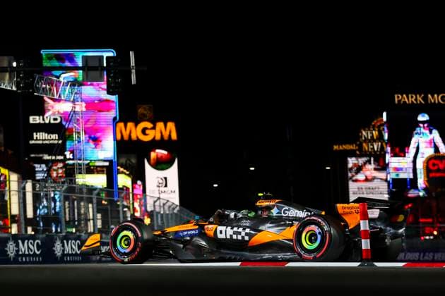 F1 - LAS VEGAS GRAND PRIX 2025 04 NORRIS Lando (gbr), McLaren F1 Team MCL39, action during the 2025 Formula 1 Las Vegas Grand Prix, 22th round of the 2025 FIA Formula One World Championship, WM, Weltmeisterschaft from November 21 to 23, 2025 on the Las Vegas Strip Circuit, in Paradise, Nevada, United States of America - ParadiseUnited States  Copyright: xJoaoxFilipex