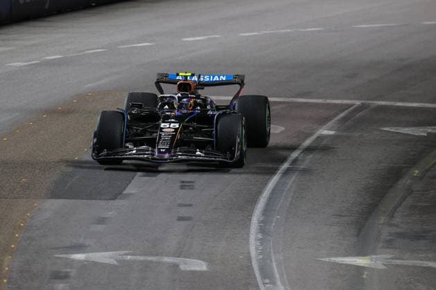 November 21, 2025: Atlassian Williams Racing, Mercedes driver Carlos Sainz (55) drives during the third practice session at the Formula 1 Heineken Las Vegas Grand Prix in Las Vegas, NV. CSM. Las Vegas United States of America - ZUMAc04_ 20251121_zma_c04_265 Copyright: xChristopherxTrimx