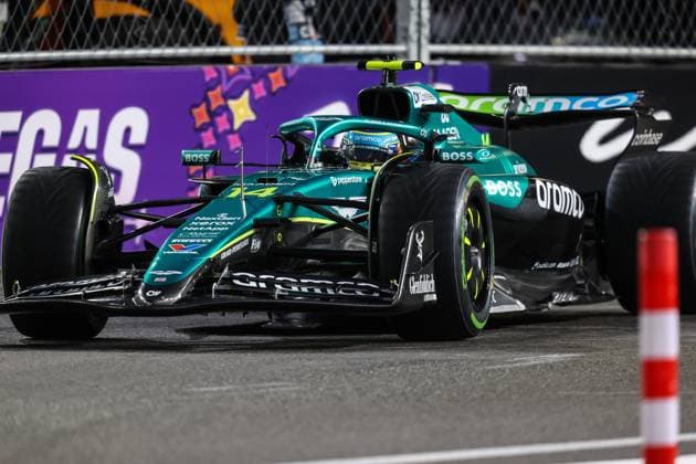 November 21, 2025: Aston Martin Aramco F1 Team, Mercedes driver Fernando Alonso (14) drives during the third practice session at the Formula 1 Heineken Las Vegas Grand Prix in Las Vegas, NV. CSM. Las Vegas United States of America - ZUMAc04_ 20251121_zma_c04_266 Copyright: xChristopherxTrimx