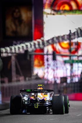F1 - LAS VEGAS GRAND PRIX 2025 30 LAWSON Liam (nzl), Visa Cash App RB F1 Team VCARB02, action during the 2025 Formula 1 Las Vegas Grand Prix, 22th round of the 2025 FIA Formula One World Championship, WM, Weltmeisterschaft from November 21 to 23, 2025 on the Las Vegas Strip Circuit, in Paradise, Nevada, United States of America - ParadiseUnited States  Copyright: xAndrÃ xFerreirax