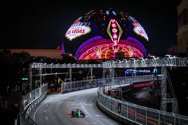 F1 - LAS VEGAS GRAND PRIX 2025 27 HULKENBERG Nico (ger), Stake F1 Team Kick C45, action during the 2025 Formula 1 Las Vegas Grand Prix, 22th round of the 2025 FIA Formula One World Championship, WM, Weltmeisterschaft from November 21 to 23, 2025 on the Las Vegas Strip Circuit, in Paradise, Nevada, United States of America - ParadiseUnited States  Copyright: xAndrÃ xFerreirax