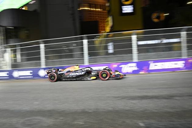 Formula 1 Grand Prix of Las Vegas 2025 - Third Practice Session Classification LAS VEGAS, NEVADA - NOVEMBER 21: Yuki Tsunoda of Oracle Red Bull Racing (22) competes Third Practice Session Classification for F1 Grand Prix of Las Vegas at Las Vegas Strip Circuit on November 21, 2025 in Las Vegas, Nevada, United States. Tayfun Coskun Anadolu Nevada United States. Editorial use only. Please get in touch for any other usage.  Copyright: x2025xAnadoluxTayfunxCoskunx