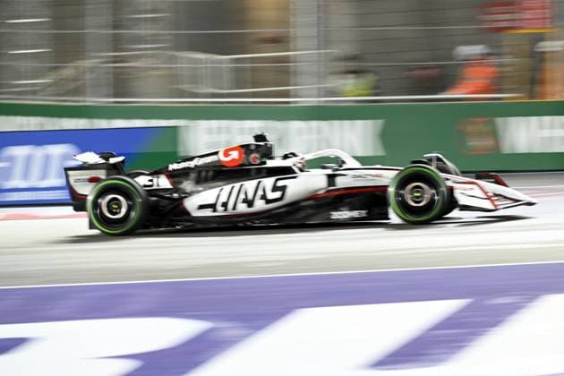 Formula 1 Grand Prix of Las Vegas 2025 - Third Practice Session Classification LAS VEGAS, NEVADA - NOVEMBER 21: Esteban Ocon of MoneyGram Haas F1 Team (31) competes Third Practice Session Classification for F1 Grand Prix of Las Vegas at Las Vegas Strip Circuit on November 21, 2025 in Las Vegas, Nevada, United States. Tayfun Coskun Anadolu Nevada United States. Editorial use only. Please get in touch for any other usage.  Copyright: x2025xAnadoluxTayfunxCoskunx