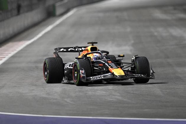 Formula 1 Grand Prix of Las Vegas 2025 - Third Practice Session Classification LAS VEGAS, NEVADA - NOVEMBER 21: Max Verstappen of Oracle Red Bull Racing (1) competes Third Practice Session Classification for F1 Grand Prix of Las Vegas at Las Vegas Strip Circuit on November 21, 2025 in Las Vegas, Nevada, United States. Tayfun Coskun Anadolu Nevada United States. Editorial use only. Please get in touch for any other usage.  Copyright: x2025xAnadoluxTayfunxCoskunx