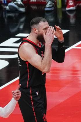 Washington Wizards v Toronto Raptors TORONTO, CANADA - NOVEMBER 21 : Sandro Mamukelashvili (54) of Toronto Raptors reacts during the 2025 Emirates NBA, Basketball Herren, USA Cup basketball game between Washington Wizards and Toronto Raptors at the Scotiabank Arena on November 21, 2025 in Toronto, Ontario, Canada. Mert Alper Dervis Anadolu Ontario Canada. Editorial use only. Please get in touch for any other usage.  Copyright: x2025xAnadoluxMertxAlperxDervisx