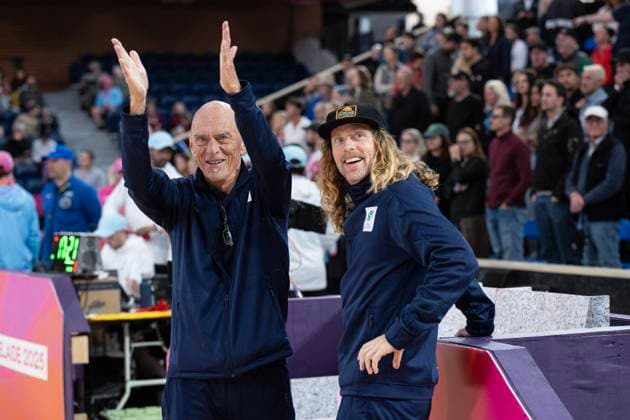 251122 Sweden™s Beach volleyball, Beachvolleyball coaches Anders Kristiansson and Rasmus Jonsson celebrate as Jacob Hölting Nilsson and Elmer Andersson win their Semi Final, during The Beach Volleyball World Championships Semi Final on November 22, 2025 in Adelaide. Photo: Michael Errey BILDBYRAN kod XY XY0085 beachvolleyboll beach volleyball sandvolleyball world championships semi finals bbeng semifinal Copyright: MichaelxErrey BB251122BB178