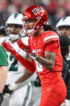 November 21, 2025: UNLV Rebels wide receiver Jaden Bradley (6) questions a call during the first half of the college football game featuring the Hawaii Rainbow Warriors and the UNLV Rebels at Allegiant Stadium in Las Vegas, NV. CSM. Las Vegas United States of America - ZUMAc04_ 20251121_zma_c04_442 Copyright: xChristopherxTrimx