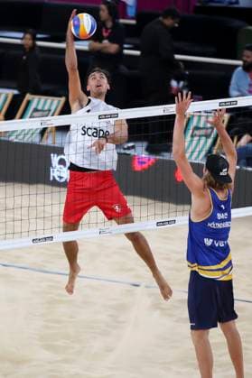 Beach volleyball, Beachvolleyball World Championship, WM, Weltmeisterschaft Jacob Hölting Nilsson and Elmer Andersson (SWE) v TÃ o Rotar and Arnaud Gauthier-Rat (FRA) during the Semi Final match of the Beach Volleyball World Championships at The Drive in Adelaide, Saturday, November 22, 2025. ( NO ARCHIVING, EDITORIAL USE ONLY ADELAIDE SOUTH AUSTRALIA AUSTRALIA  Copyright: xMATTxTURNERx 20251122114503610380