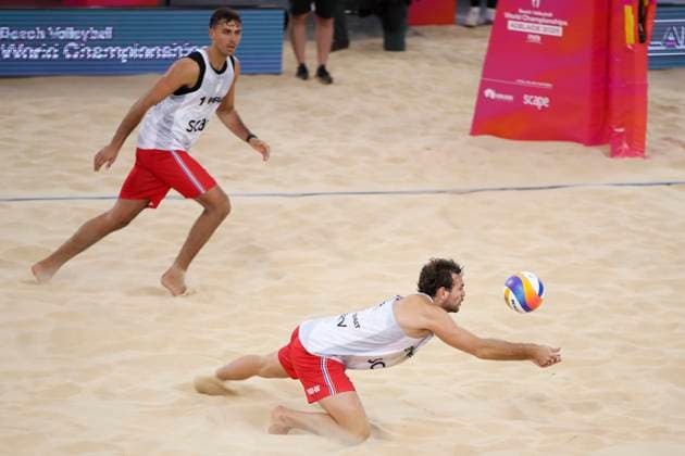 Beach volleyball, Beachvolleyball World Championship, WM, Weltmeisterschaft TÃ o Rotar and Arnaud Gauthier-Rat (FRA) in their match against Jacob Hölting Nilsson and Elmer Andersson (SWE) during the Semi Final match of the Beach Volleyball World Championships at The Drive in Adelaide, Saturday, November 22, 2025. ( NO ARCHIVING, EDITORIAL USE ONLY ADELAIDE SOUTH AUSTRALIA AUSTRALIA  Copyright: xMATTxTURNERx 20251122131081634573