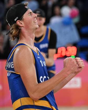 251122 Jacob Hölting Nilsson of Sweden on match point during The Beach volleyball, Beachvolleyball World Championships Semi Final on November 22, 2025 in Adelaide. Photo: Michael Errey BILDBYRAN kod XY XY0085 beachvolleyboll beach volleyball sandvolleyball world championships semi finals bbeng semifinal jubel Copyright: MichaelxErrey BB251122BB189