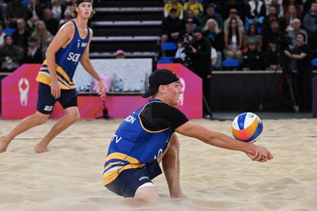 251122 Elmer Andersson of Sweden digs out a ball during The Beach volleyball, Beachvolleyball World Championships Semi Final on November 22, 2025 in Adelaide. Photo: Michael Errey BILDBYRAN kod XY XY0085 beachvolleyboll beach volleyball sandvolleyball world championships semi finals bbeng semifinal Copyright: MichaelxErrey BB251122BB195