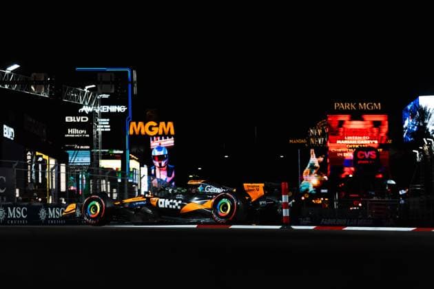 F1 - LAS VEGAS GRAND PRIX 2025 04 NORRIS Lando (gbr), McLaren F1 Team MCL39, action during the 2025 Formula 1 Las Vegas Grand Prix, 22th round of the 2025 FIA Formula One World Championship, WM, Weltmeisterschaft from November 21 to 23, 2025 on the Las Vegas Strip Circuit, in Paradise, Nevada, United States of America -  Copyright: xJoaoxFilipex