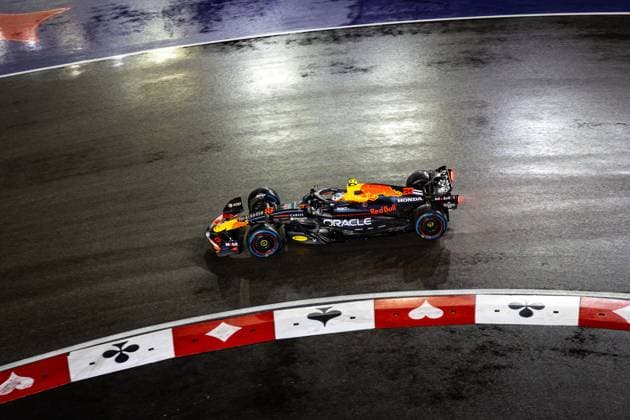 F1 - LAS VEGAS GRAND PRIX 2025 22 TSUNODA Yuki (jap), Red Bull Racing RB21, action during the 2025 Formula 1 Las Vegas Grand Prix, 22th round of the 2025 FIA Formula One World Championship, WM, Weltmeisterschaft from November 21 to 23, 2025 on the Las Vegas Strip Circuit, in Paradise, Nevada, United States of America - ParadiseUnited States  Copyright: xAndrÃ xFerreirax