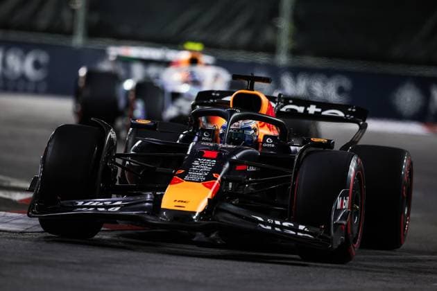 F1 - LAS VEGAS GRAND PRIX 2025 01 VERSTAPPEN Max (nld), Red Bull Racing RB21, action during the 2025 Formula 1 Las Vegas Grand Prix, 22th round of the 2025 FIA Formula One World Championship, WM, Weltmeisterschaft from November 21 to 23, 2025 on the Las Vegas Strip Circuit, in Paradise, Nevada, United States of America - ParadiseUnited States  Copyright: xEricxAlonsox