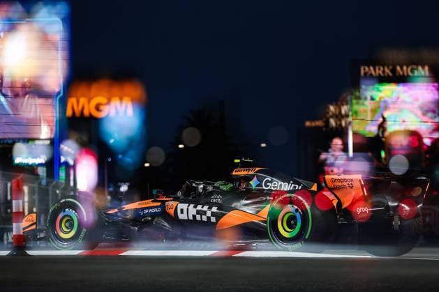 F1 - LAS VEGAS GRAND PRIX 2025 04 NORRIS Lando (gbr), McLaren F1 Team MCL39, action during the 2025 Formula 1 Las Vegas Grand Prix, 22th round of the 2025 FIA Formula One World Championship, WM, Weltmeisterschaft from November 21 to 23, 2025 on the Las Vegas Strip Circuit, in Paradise, Nevada, United States of America - ParadiseUnited States  Copyright: xEricxAlonsox