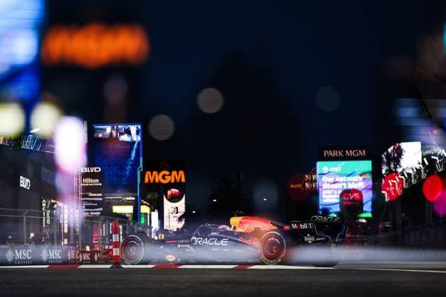 F1 - LAS VEGAS GRAND PRIX 2025 01 VERSTAPPEN Max (nld), Red Bull Racing RB21, action during the 2025 Formula 1 Las Vegas Grand Prix, 22th round of the 2025 FIA Formula One World Championship, WM, Weltmeisterschaft from November 21 to 23, 2025 on the Las Vegas Strip Circuit, in Paradise, Nevada, United States of America - ParadiseUnited States  Copyright: xEricxAlonsox