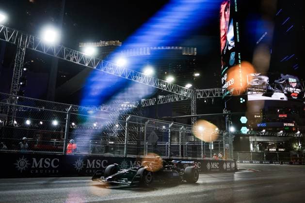 F1 - LAS VEGAS GRAND PRIX 2025 55 SAINZ Carlos (spa), Williams Racing FW47, action during the 2025 Formula 1 Las Vegas Grand Prix, 22th round of the 2025 FIA Formula One World Championship, WM, Weltmeisterschaft from November 21 to 23, 2025 on the Las Vegas Strip Circuit, in Paradise, Nevada, United States of America - ParadiseUnited States  Copyright: xEricxAlonsox