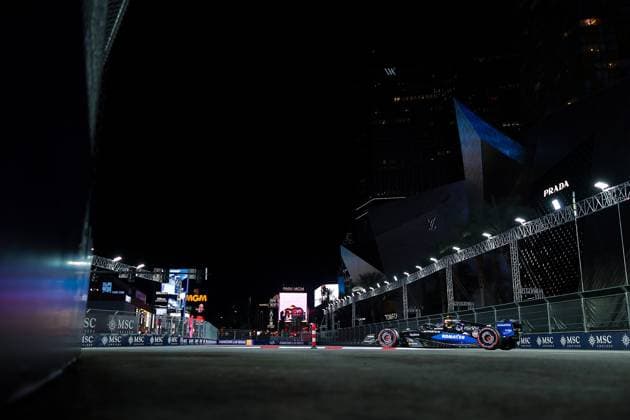 F1 - LAS VEGAS GRAND PRIX 2025 55 SAINZ Carlos (spa), Williams Racing FW47, action during the 2025 Formula 1 Las Vegas Grand Prix, 22th round of the 2025 FIA Formula One World Championship, WM, Weltmeisterschaft from November 21 to 23, 2025 on the Las Vegas Strip Circuit, in Paradise, Nevada, United States of America - ParadiseUnited States  Copyright: xEricxAlonsox