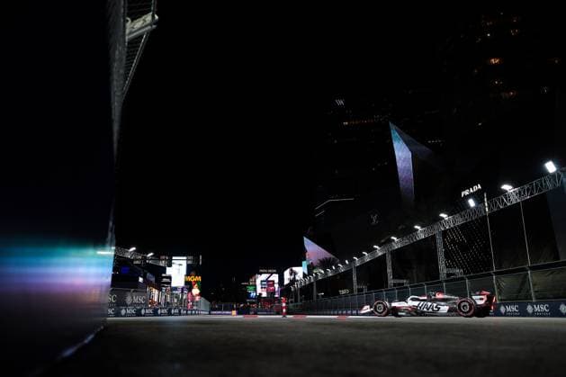 F1 - LAS VEGAS GRAND PRIX 2025 31 OCON Esteban (fra), Haas F1 Team VF-25 Ferrari, action during the 2025 Formula 1 Las Vegas Grand Prix, 22th round of the 2025 FIA Formula One World Championship, WM, Weltmeisterschaft from November 21 to 23, 2025 on the Las Vegas Strip Circuit, in Paradise, Nevada, United States of America - ParadiseUnited States  Copyright: xEricxAlonsox