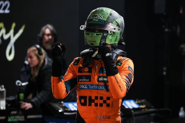 F1 - LAS VEGAS GRAND PRIX 2025 NORRIS Lando (gbr), McLaren F1 Team MCL39, portrait celebration during the 2025 Formula 1 Las Vegas Grand Prix, 22th round of the 2025 FIA Formula One World Championship, WM, Weltmeisterschaft from November 21 to 23, 2025 on the Las Vegas Strip Circuit, in Paradise, Nevada, United States of America - ParadiseUnited States  Copyright: xEricxAlonsox