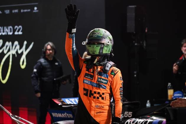F1 - LAS VEGAS GRAND PRIX 2025 NORRIS Lando (gbr), McLaren F1 Team MCL39, portrait celebration during the 2025 Formula 1 Las Vegas Grand Prix, 22th round of the 2025 FIA Formula One World Championship, WM, Weltmeisterschaft from November 21 to 23, 2025 on the Las Vegas Strip Circuit, in Paradise, Nevada, United States of America - ParadiseUnited States  Copyright: xEricxAlonsox