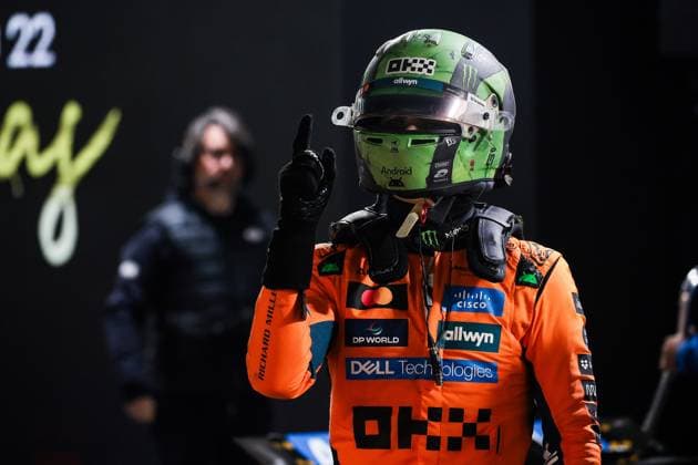 F1 - LAS VEGAS GRAND PRIX 2025 NORRIS Lando (gbr), McLaren F1 Team MCL39, portrait celebration during the 2025 Formula 1 Las Vegas Grand Prix, 22th round of the 2025 FIA Formula One World Championship, WM, Weltmeisterschaft from November 21 to 23, 2025 on the Las Vegas Strip Circuit, in Paradise, Nevada, United States of America - ParadiseUnited States  Copyright: xEricxAlonsox