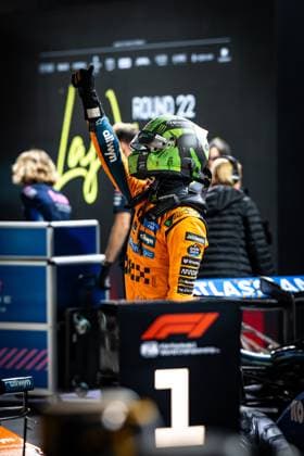 F1 - LAS VEGAS GRAND PRIX 2025 NORRIS Lando (gbr), McLaren F1 Team MCL39, portrait during the 2025 Formula 1 Las Vegas Grand Prix, 22th round of the 2025 FIA Formula One World Championship, WM, Weltmeisterschaft from November 21 to 23, 2025 on the Las Vegas Strip Circuit, in Paradise, Nevada, United States of America - ParadiseUnited States  Copyright: xAndrÃ xFerreirax