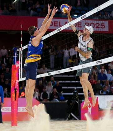 Beach volleyball, Beachvolleyball World Championship, WM, Weltmeisterschaft David Ahman and Jonatan Hellvig (SWE) v Nils Ehlers and Clemens Wickler (GER) during the Semi Final match of the Beach Volleyball World Championships at The Drive in Adelaide, Saturday, November 22, 2025. ( NO ARCHIVING, EDITORIAL USE ONLY ADELAIDE SOUTH AUSTRALIA AUSTRALIA  Copyright: xMATTxTURNERx 20251122193827779113