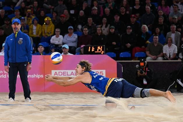 251122 David Ahman of Sweden during The Beach volleyball, Beachvolleyball World Championships Semi Final on November 22, 2025 in Adelaide. Photo: Michael Errey BILDBYRAN kod XY XY0085 beachvolleyboll beach volleyball sandvolleyball world championships semi finals bbeng semifinal Copyright: MichaelxErrey BB251122BB249