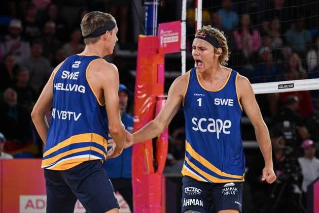 251122 Jonatan Hellvig and David Ahman of Sweden react on winning a point during The Beach volleyball, Beachvolleyball World Championships Semi Final on November 22, 2025 in Adelaide. Photo: Michael Errey BILDBYRAN kod XY XY0085 beachvolleyboll beach volleyball sandvolleyball world championships semi finals bbeng semifinal jubel Copyright: MichaelxErrey BB251122BB309