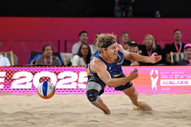 251122 David Ahman of Swedenduring The Beach volleyball, Beachvolleyball World Championships Semi Final on November 22, 2025 in Adelaide. Photo: Michael Errey BILDBYRAN kod XY XY0085 beachvolleyboll beach volleyball sandvolleyball world championships semi finals bbeng semifinal Copyright: MichaelxErrey BB251122BB320