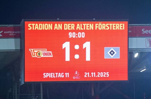 Fußball, Frauen, Saison 2025 2026, Google Pixel Frauen-Bundesliga (11. Spieltag), 1. FC Union Berlin - Hamburger SV (1:1), Anzeigetafel mit 1:1-Endstand, 21.11. 2025, Copyright: xMatthiasxKochx
