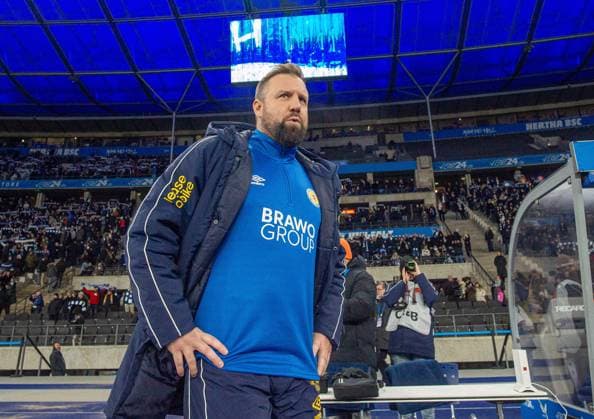 Fussball, Herren, Saison 2025 2026, 2. Bundesliga (13. Spieltag), Hertha BSC - Eintracht Braunschweig, Trainer Heiner Backhaus (Braunschweig), 21.11. 2025,
