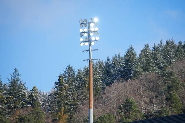 Fussball, Google Pixel Frauen-Bundesliga, 11.Spieltag, 2025 2026, SC Freiburg vs. Carl Zeiss Jena, 22.11.2025, Dreisamstadion, Freiburg,: Flutlichtmasten, Freiburg Dreisamstadion Baden-Württemberg Deutschland Copyright: xFINLEYxMÖRCHx