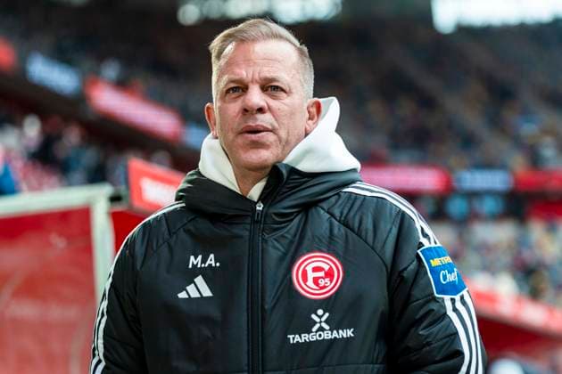 2. Fußball Bundesliga: Fortuna Düsseldorf vs. 1. FC Magdeburg, 22.11.2025 DUESSELDORF, GERMANY - NOVEMBER 22: Markus Anfang (Trainer Fortuna Düsseldorf) während des Bundesligaspiels 2. Fußball Bundesliga: Fortuna Düsseldorf vs. 1. FC Magdeburg in der MERKUR SPIEL-ARENA am 11. Spieltag der 1. Bundesliga. November 22, 2025 in Duesseldorf, Germany. DFL-BESTIMMUNGEN UNTERSAGEN JEGLICHE VERWENDUNG VON FOTOGRAFIEN ALS BILDSEQUENZEN UND ODER QUASI-VIDEO. Copyright: xBEAUTIFULxSPORTS KennyxBeelex