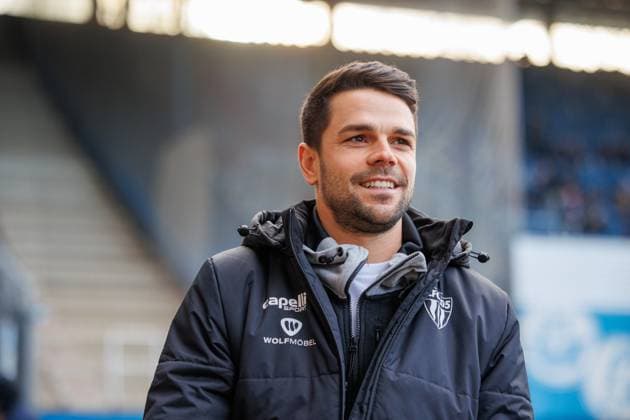 Trainer Victor Kleinhenz (FCS) ; GER, FC Hansa Rostock vs. 1. FC Schweinfurth 05, Fußball, Männer, 3. Liga, 15.Spieltag, Spielzeit 2025 2026, 22.11.2025 Rostock Ostseestadion Mecklenburg - Vorpommern Deutschland