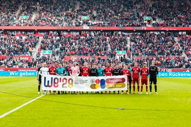 2. Fußball Bundesliga: Fortuna Düsseldorf vs. 1. FC Magdeburg, 22.11.2025 DUESSELDORF, GERMANY - NOVEMBER 22: Gemeinsamer Aktionsspieltag für Bewerbung um UEFA Women s EURO 2029 während des Bundesligaspiels 2. Fußball Bundesliga: Fortuna Düsseldorf vs. 1. FC Magdeburg in der MERKUR SPIEL-ARENA am 11. Spieltag der 1. Bundesliga. November 22, 2025 in Duesseldorf, Germany. DFL-BESTIMMUNGEN UNTERSAGEN JEGLICHE VERWENDUNG VON FOTOGRAFIEN ALS BILDSEQUENZEN UND ODER QUASI-VIDEO. Copyright: xBEAUTIFULxSPORTS KennyxBeelex