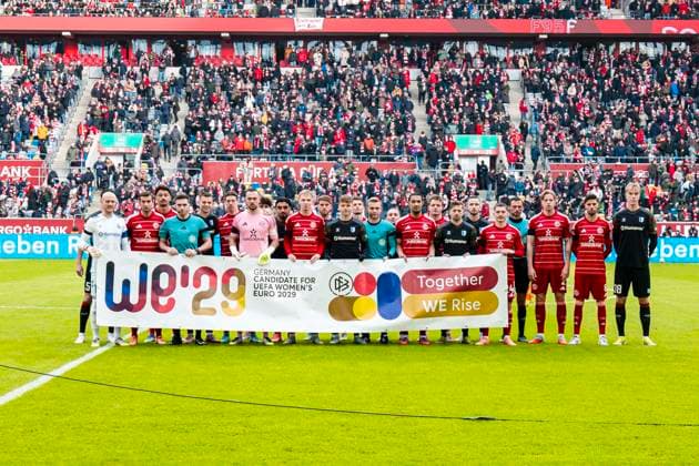 2. Fußball Bundesliga: Fortuna Düsseldorf vs. 1. FC Magdeburg, 22.11.2025 DUESSELDORF, GERMANY - NOVEMBER 22: Gemeinsamer Aktionsspieltag für Bewerbung um UEFA Women s EURO 2029 während des Bundesligaspiels 2. Fußball Bundesliga: Fortuna Düsseldorf vs. 1. FC Magdeburg in der MERKUR SPIEL-ARENA am 11. Spieltag der 1. Bundesliga. November 22, 2025 in Duesseldorf, Germany. DFL-BESTIMMUNGEN UNTERSAGEN JEGLICHE VERWENDUNG VON FOTOGRAFIEN ALS BILDSEQUENZEN UND ODER QUASI-VIDEO. Copyright: xBEAUTIFULxSPORTS KennyxBeelex