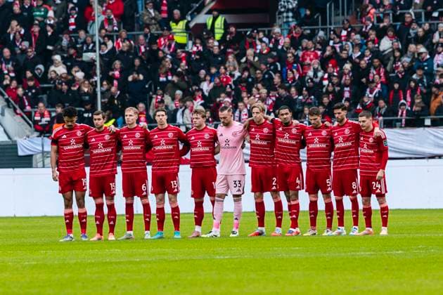 2. Fußball Bundesliga: Fortuna Düsseldorf vs. 1. FC Magdeburg, 22.11.2025 DUESSELDORF, GERMANY - NOVEMBER 22: während des Bundesligaspiels 2. Fußball Bundesliga: Fortuna Düsseldorf vs. 1. FC Magdeburg in der MERKUR SPIEL-ARENA am 11. Spieltag der 1. Bundesliga. November 22, 2025 in Duesseldorf, Germany. DFL-BESTIMMUNGEN UNTERSAGEN JEGLICHE VERWENDUNG VON FOTOGRAFIEN ALS BILDSEQUENZEN UND ODER QUASI-VIDEO. Copyright: xBEAUTIFULxSPORTS KennyxBeelex