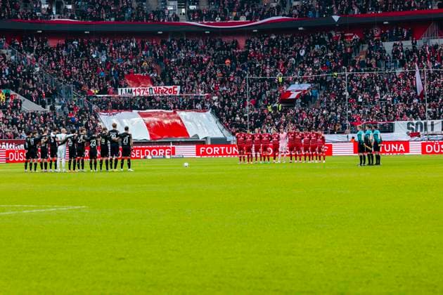 2. Fußball Bundesliga: Fortuna Düsseldorf vs. 1. FC Magdeburg, 22.11.2025 DUESSELDORF, GERMANY - NOVEMBER 22: während des Bundesligaspiels 2. Fußball Bundesliga: Fortuna Düsseldorf vs. 1. FC Magdeburg in der MERKUR SPIEL-ARENA am 11. Spieltag der 1. Bundesliga. November 22, 2025 in Duesseldorf, Germany. DFL-BESTIMMUNGEN UNTERSAGEN JEGLICHE VERWENDUNG VON FOTOGRAFIEN ALS BILDSEQUENZEN UND ODER QUASI-VIDEO. Copyright: xBEAUTIFULxSPORTS KennyxBeelex