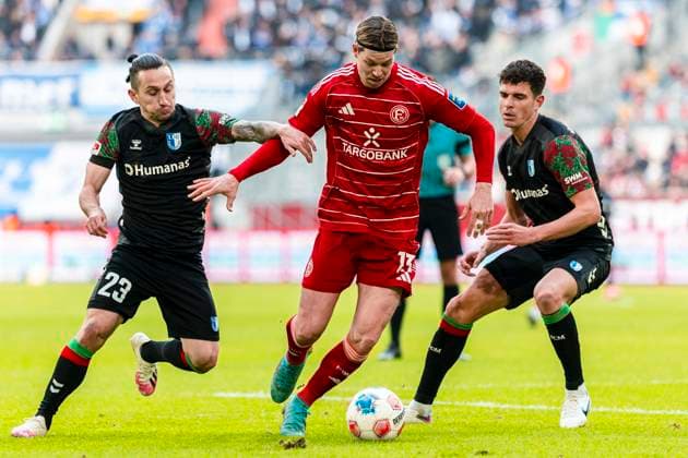 2. Fußball Bundesliga: Fortuna Düsseldorf vs. 1. FC Magdeburg, 22.11.2025 DUESSELDORF, GERMANY - NOVEMBER 22: Cedric Itten (Fortuna Düsseldorf, 13) während des Bundesligaspiels 2. Fußball Bundesliga: Fortuna Düsseldorf vs. 1. FC Magdeburg in der MERKUR SPIEL-ARENA am 11. Spieltag der 1. Bundesliga. November 22, 2025 in Duesseldorf, Germany. DFL-BESTIMMUNGEN UNTERSAGEN JEGLICHE VERWENDUNG VON FOTOGRAFIEN ALS BILDSEQUENZEN UND ODER QUASI-VIDEO. Copyright: xBEAUTIFULxSPORTS KennyxBeelex