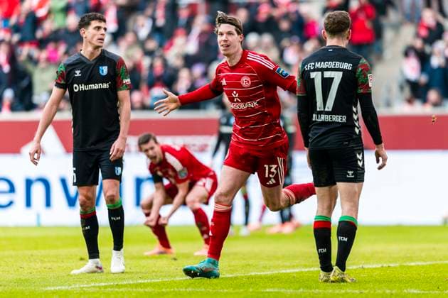 2. Fußball Bundesliga: Fortuna Düsseldorf vs. 1. FC Magdeburg, 22.11.2025 DUESSELDORF, GERMANY - NOVEMBER 22: Tor durch Cedric Itten (Fortuna Düsseldorf, 13) während des Bundesligaspiels 2. Fußball Bundesliga: Fortuna Düsseldorf vs. 1. FC Magdeburg in der MERKUR SPIEL-ARENA am 11. Spieltag der 1. Bundesliga. November 22, 2025 in Duesseldorf, Germany. DFL-BESTIMMUNGEN UNTERSAGEN JEGLICHE VERWENDUNG VON FOTOGRAFIEN ALS BILDSEQUENZEN UND ODER QUASI-VIDEO. *** 2 Soccer Bundesliga Fortuna Düsseldorf vs 1 FC Magdeburg, 22 11 2025 DUESSELDORF, GERMANY NOVEMBER 22 Goal by Cedric Itten Fortuna Düsseldorf, 13 during the Bundesliga match 2 Soccer Bundesliga Fortuna Düsseldorf vs 1 FC Magdeburg at MERKUR SPIEL ARENA on matchday 11 of Bundesliga 1 November 22, 2025 in Duesseldorf, Germany DFL REGULATIONS PROHIBIT ANY USE OF PHOTOGRAPHS AS IMAGE SEQUENCES AND OR QUASI VIDEO Copyright: xBEAUTIFULxSPORTS KennyxBeelex