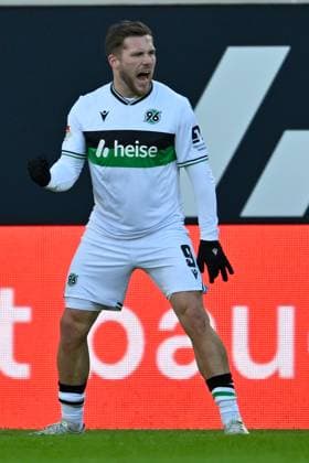 Paderborn, Home Deluxe Arena, 22.11.25, GER, Herren, 2.Bundesliga, Saison 2025-2026, SC Paderborn 07 - Hannover 96 Bild: Benjamin KAELLMANN (Hannover) jubelt nach seinem Tor zum 0:2 DFL regulations prohibit any use of photographs as image sequences and or quasi-video. NRW Deutschland