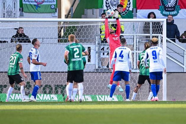 22.11.2025, Fussball, 2. Bundesliga, Saison 2025 2026, 13. Spieltag, Preußen Münster - FC Schalke 04, Torwart Loris Karius (FC Schalke 04) xRHR-FOTO YYx Copyright: KROEGER RHR-FOTOx RHR-FOTO YY