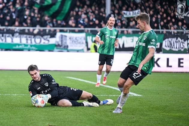 22.11.2025, Fussball, 2. Bundesliga, Saison 2025 2026, 13. Spieltag, Preußen Münster - FC Schalke 04, Morten Behrens (Preußen Münster), Jano ter Horst (Preußen Münster) xRHR-FOTO YYx Copyright: KROEGER RHR-FOTOx RHR-FOTO YY